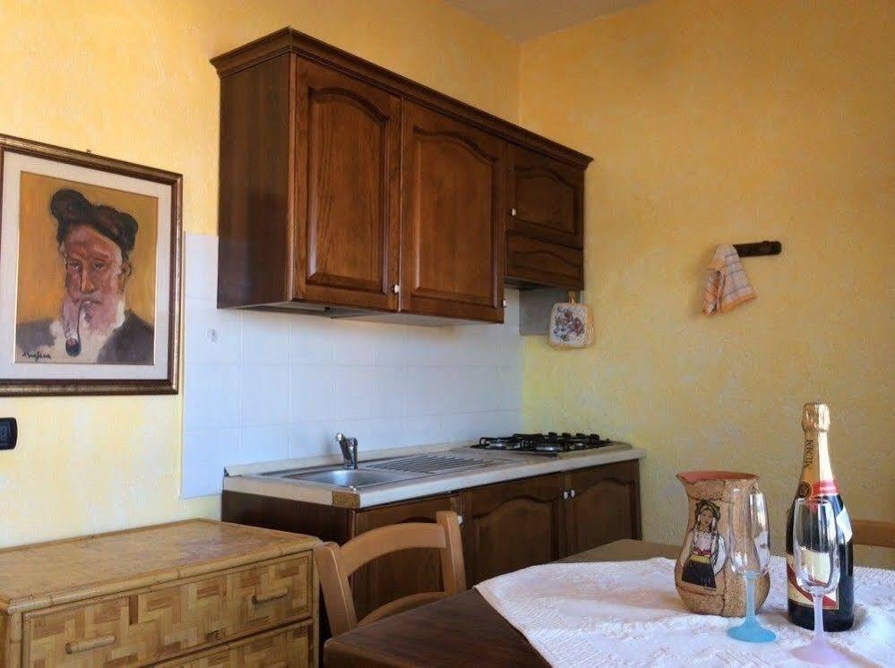 Appartamenti Le Gemme Palau Bagian luar foto